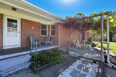 Exterior - 20 Connolly St, Springfield, MA 01151 photo 7 of 11