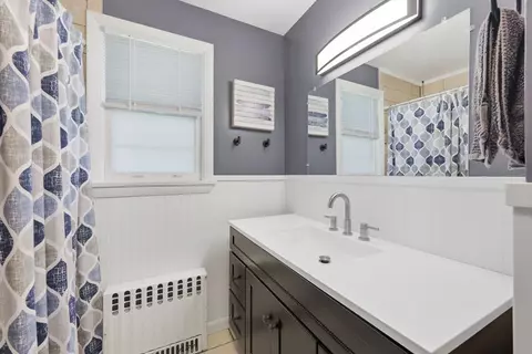 Bath - 20 Connolly St, Springfield, MA 01151 photo 3 of 3