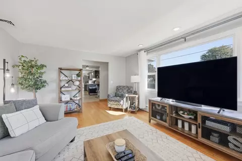 Living - 20 Connolly St, Springfield, MA 01151 photo 4 of 4