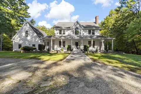 7 Brayton Woods Dr, Rehoboth, MA 02769
