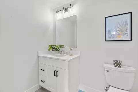 Bath - 7 Avery St, Needham, MA 02494 photo 3 of 4