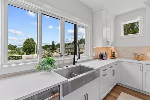 Kitchen - 7 Avery St, Needham, MA 02494 photo 5 of 6