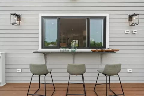 Exterior - 7 Avery St, Needham, MA 02494 photo 7 of 9