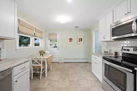 69 Fedak Dr, Chicopee, MA 01013 photo 3