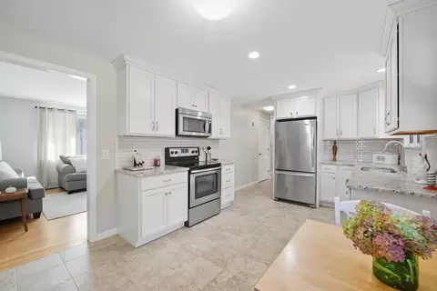 69 Fedak Dr, Chicopee, MA 01013 photo 7