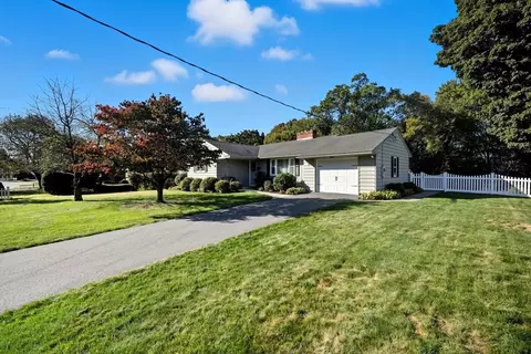 69 Fedak Dr, Chicopee, MA 01013 photo 2