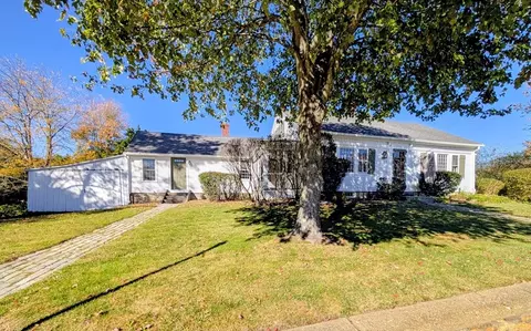 216 Brookfield Rd, Charlton, MA 01507