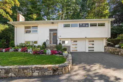 28 Woodbine Cir, Needham, MA 02494