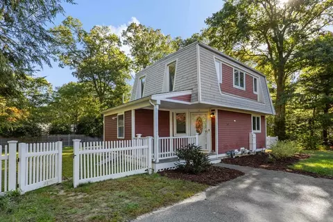 10 Briar Patch Ln, Mashpee, MA 02649