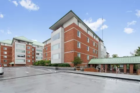183 Oak St #307, Newton, MA 02464