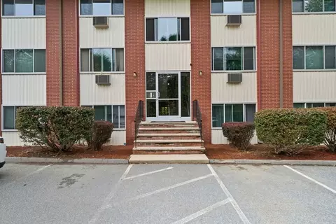 74 Beach St #BLDG 5, Woburn, MA 01801