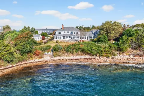 40 Point Rd, Falmouth, MA 02556