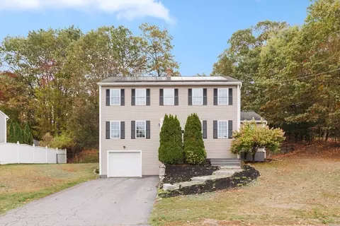 87 Crestwood Dr, Gardner, MA 01440