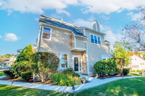 68 Hammond Pl #68, Woburn, MA 01801