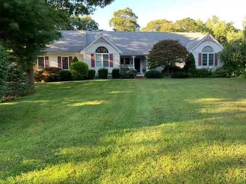 4 Penny Ln, Wareham, MA 02538
