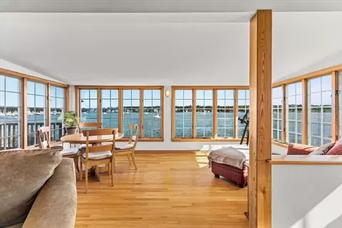 10 Nimrod Way, Wareham, MA 02571