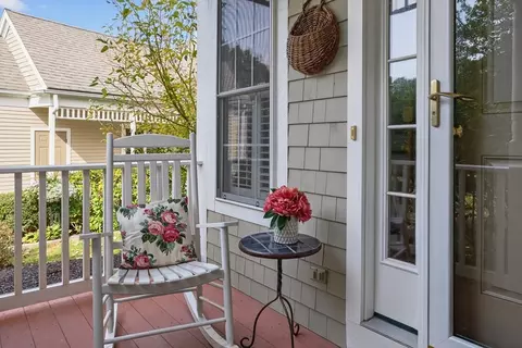 4 Hollyhock Knl #4, Bourne, MA 02532