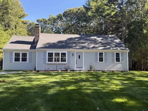 42 Sandy Valley Rd, Barnstable, MA 02648