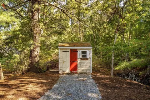 Exterior - 42 Sandy Valley Rd, Barnstable, MA 02648 photo 7 of 10