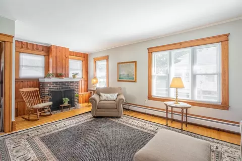 Living - 22 Sherbrook Ave, Worcester, MA 01604 photo 2 of 5