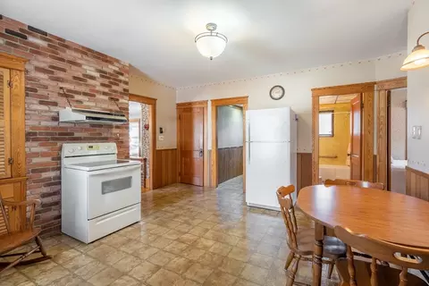 Entry Way - 22 Sherbrook Ave, Worcester, MA 01604 photo 1 of 2
