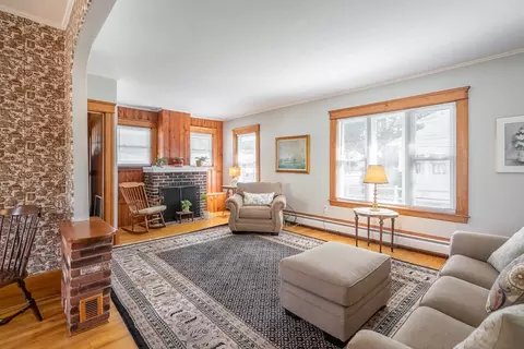 Living - 22 Sherbrook Ave, Worcester, MA 01604 photo 4 of 5