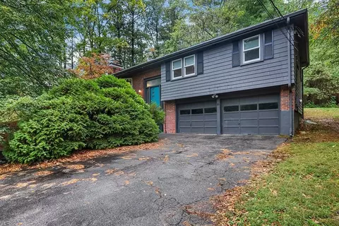 10 Hillcrest Rd, Medfield, MA 02052
