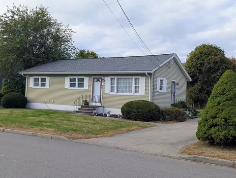 19 Lisa Ln, Lawrence, MA 01843