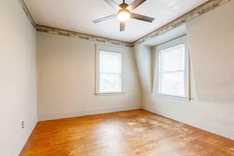 Bedroom - 10 Tower St, Worcester, MA 01606 photo 4 of 7
