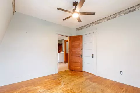 Bedroom - 10 Tower St, Worcester, MA 01606 photo 3 of 7