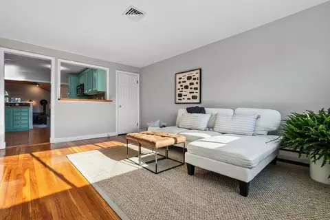 180 E Lothrop St, Beverly, MA 01915 photo 2