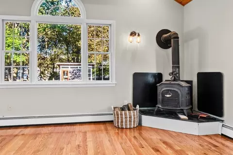 180 E Lothrop St, Beverly, MA 01915 photo 6