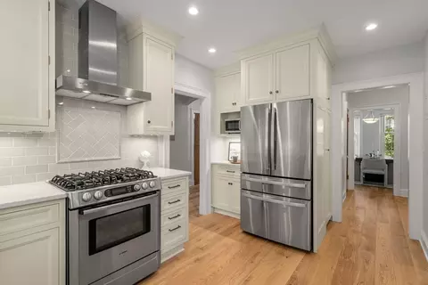 135 Beaconsfield Rd #1, Brookline, MA 02445 photo 3