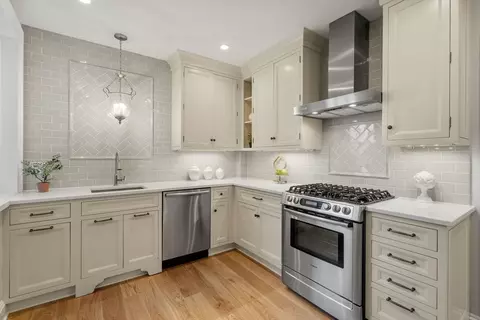 135 Beaconsfield Rd #1, Brookline, MA 02445 photo 2