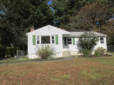 23 Pinebrook Cir, Granby, MA 01033