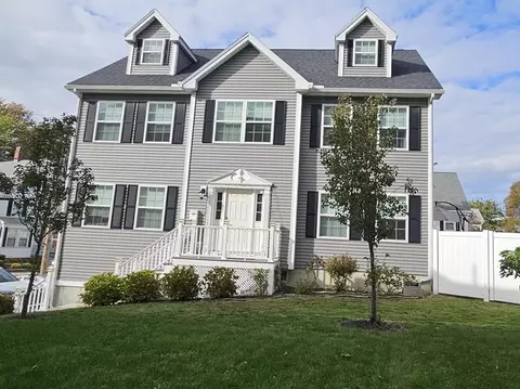 12 Sutton St, Peabody, MA 01960