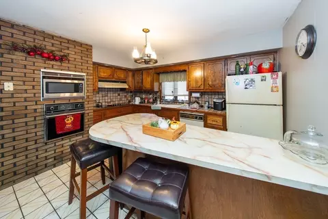 96 Wellington St, Fall River, MA 02720 photo 10