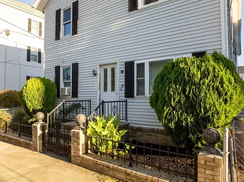 96 Wellington St, Fall River, MA 02720 photo 4