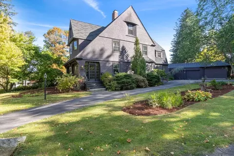 16 Court St, North Andover, MA 01845