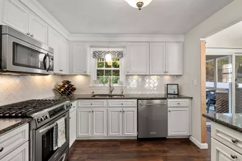7 Otter Trl, Worcester, MA 01605 photo 3