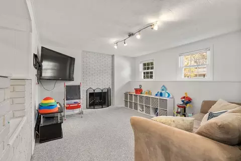 7 Otter Trl, Worcester, MA 01605 photo 24