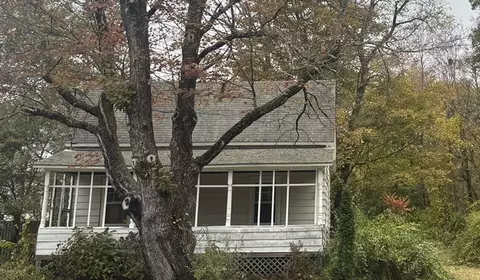 6 Blandford Stage Rd, Russell, MA 01071