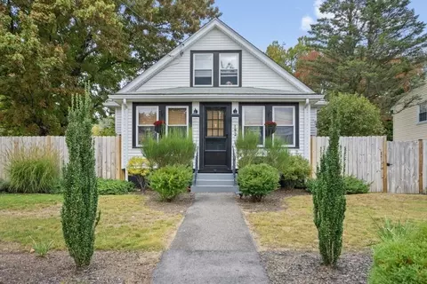 192 School St, Framingham, MA 01701