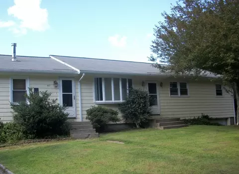 447 Old Warren Rd, Swansea, MA 02777