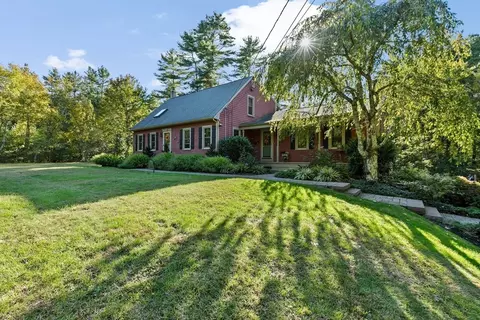 150 Ryder Rd, Rochester, MA 02770