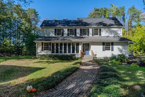 7 Roosevelt St, Hadley, MA 01035