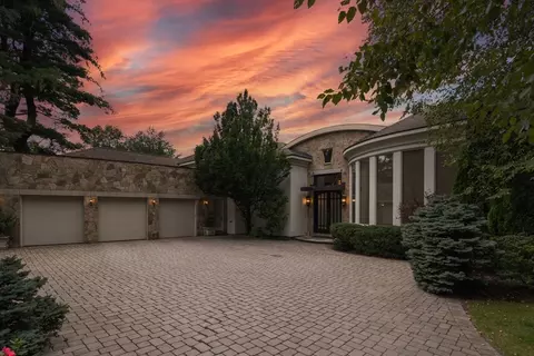99 Baldpate Hill Rd, Newton, MA 02459
