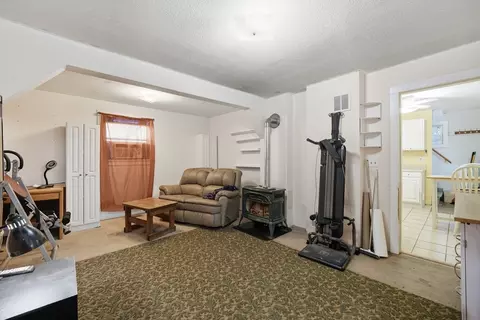 76 Montgomery, Chicopee, MA 01020 photo 5