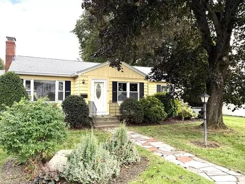 34 Gates Rd, Shrewsbury, MA 01545