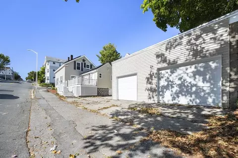 55 Mendon St, Worcester, MA 01604 photo 4